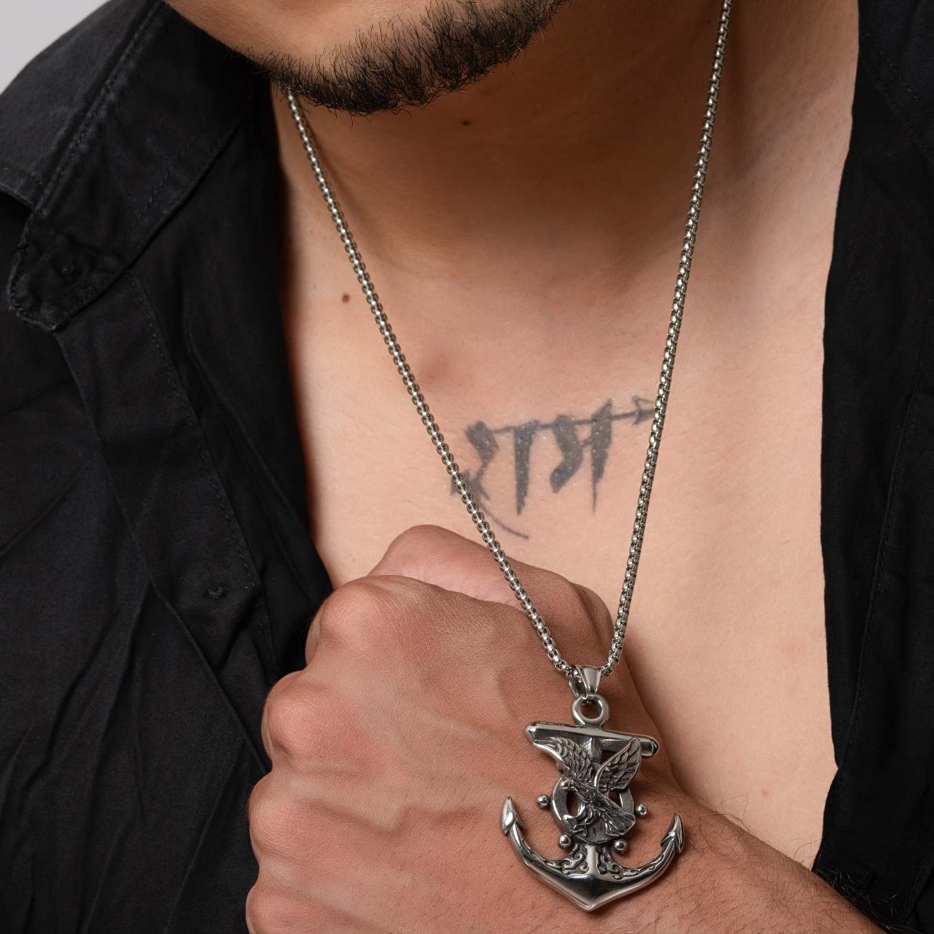 ANCHORE ADORNED NECKLACE - Image 3