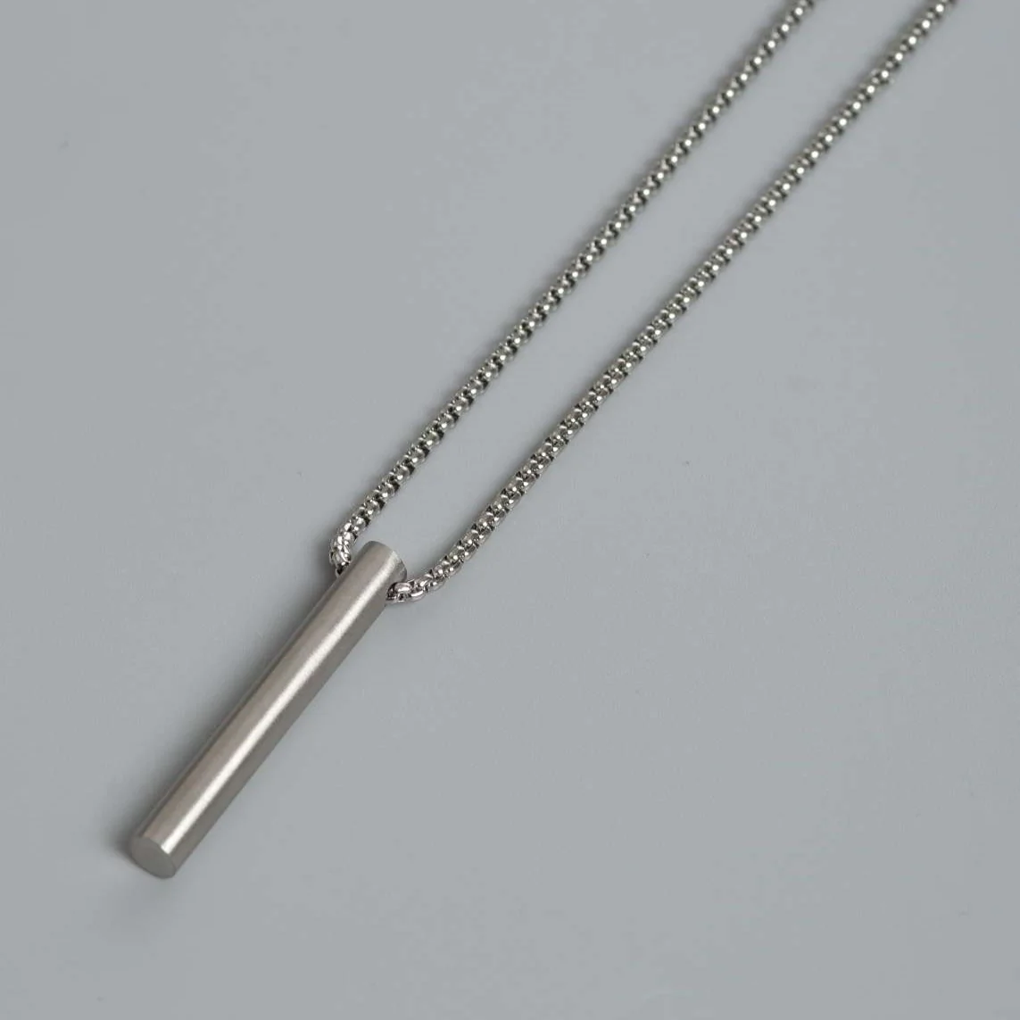 CLASSIC ROUND BAR SILVER NECKLACE - Image 3