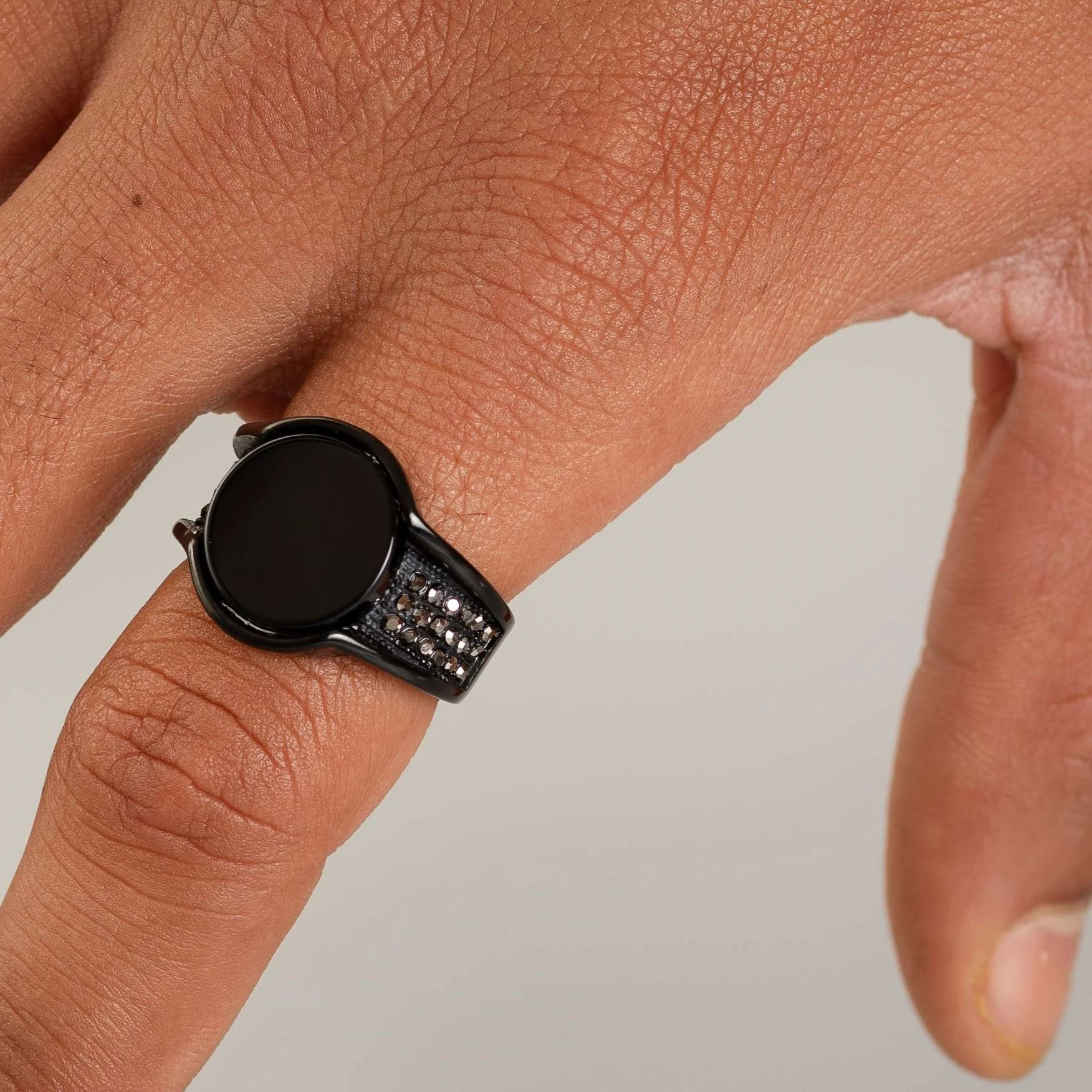 METRO IMPORTED BLACK RING - Image 3