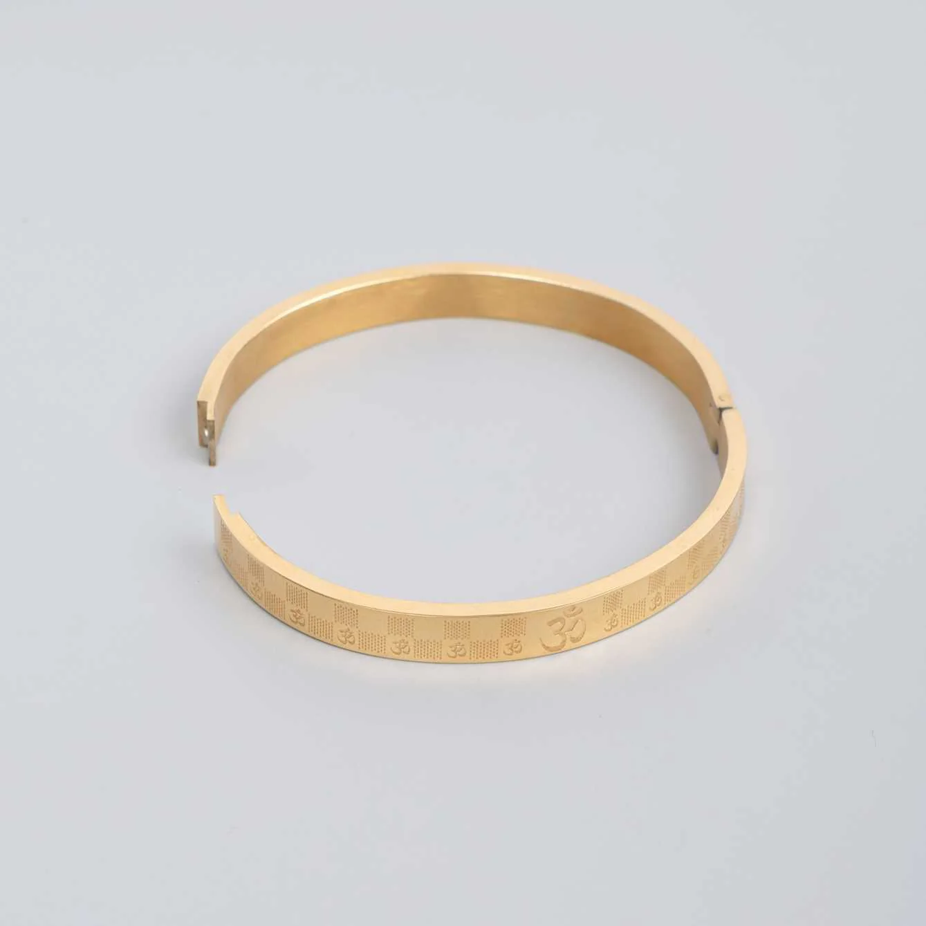 Shivom Gold Kada - Image 2